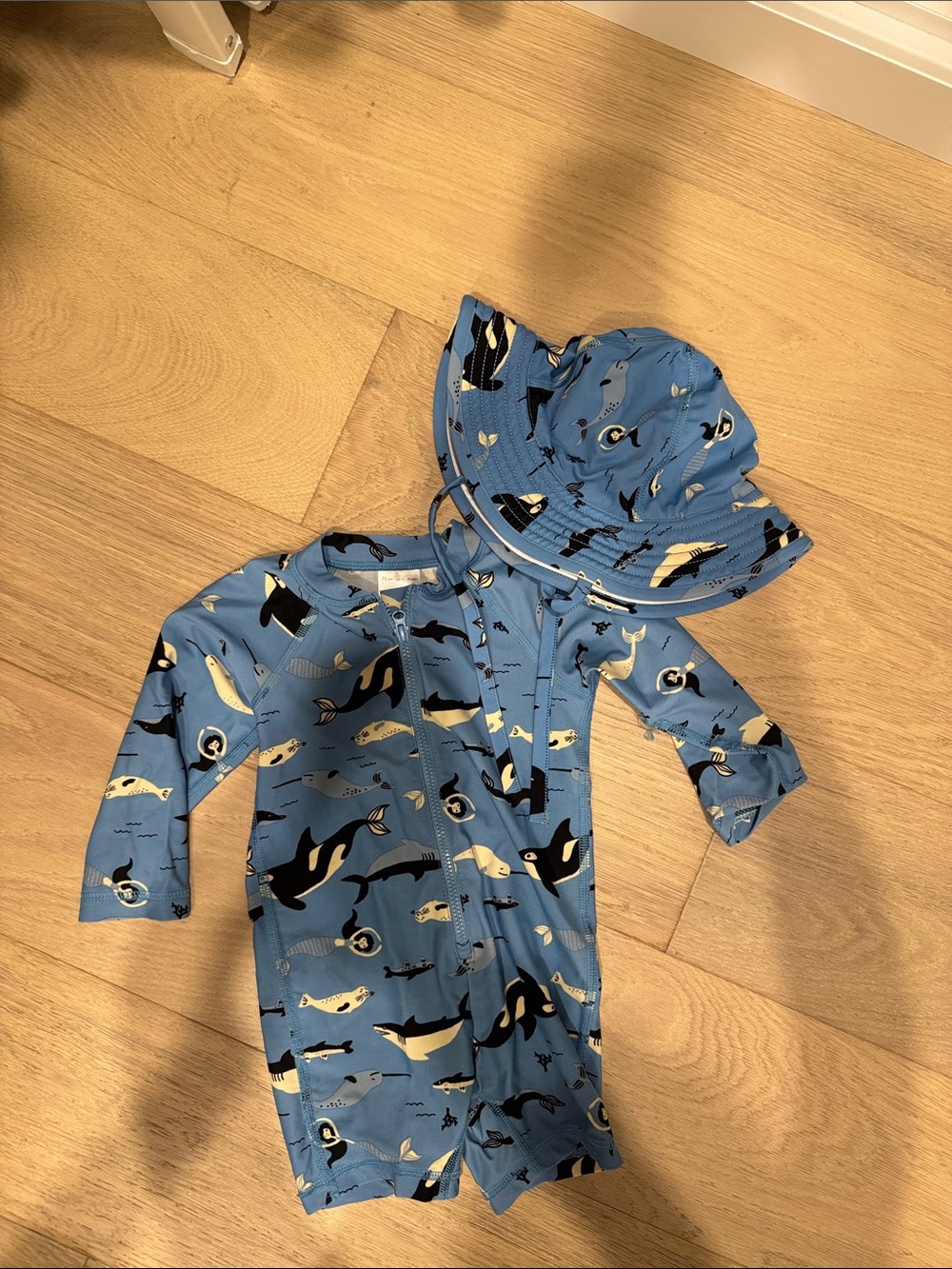 Hanna Andersson Blue Whale & Orca Print One-Piece Footie with Sun Hat